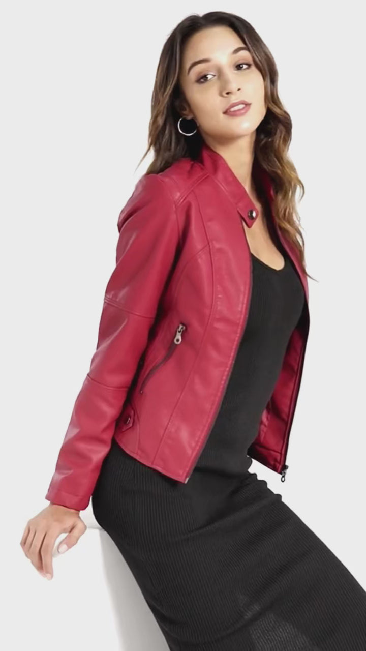 Veste féminine à col montant et à coupe étroite
